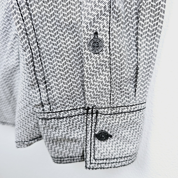 BKE Tailored Fit Haslet Shirt in White & Black NWT, size Medium - Picture 13 of 16